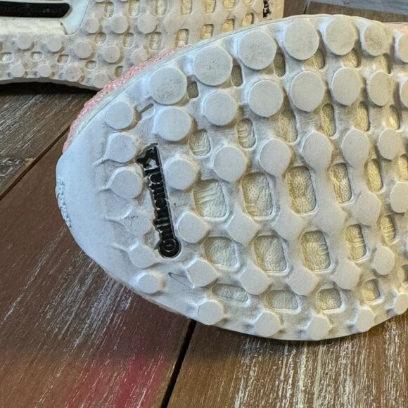Women's adidas UltraBoost 4.0 Clear Orange Size 6 - Picture 10 of 15